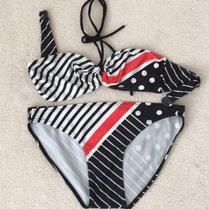 Two piece swim suit / bikinis